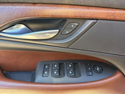 Used 2015 Cadillac Escalade ESV Premium image 9