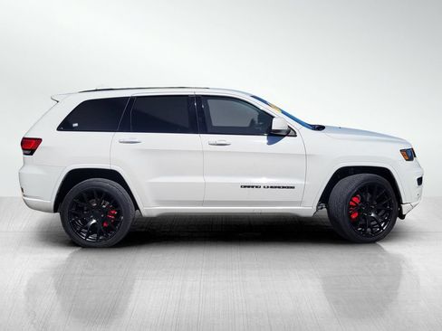 Used 2021 Jeep Grand Cherokee Laredo X AWD/4WD image 3