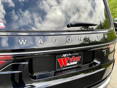 Used 2024 Jeep Wagoneer Series II w/ Flexible Seating Group AWD/4WD image 24