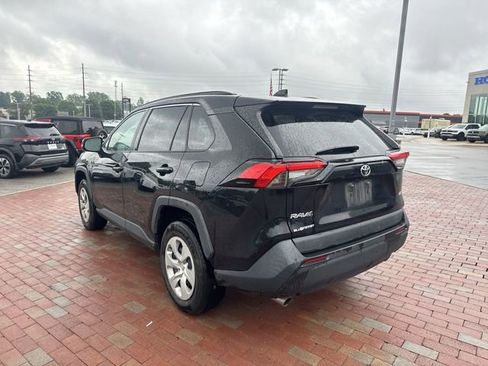 Used 2021 Toyota RAV4 LE FWD image 7