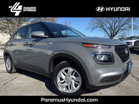 Certified 2023 Hyundai Venue SE w/ Cargo Package image 1