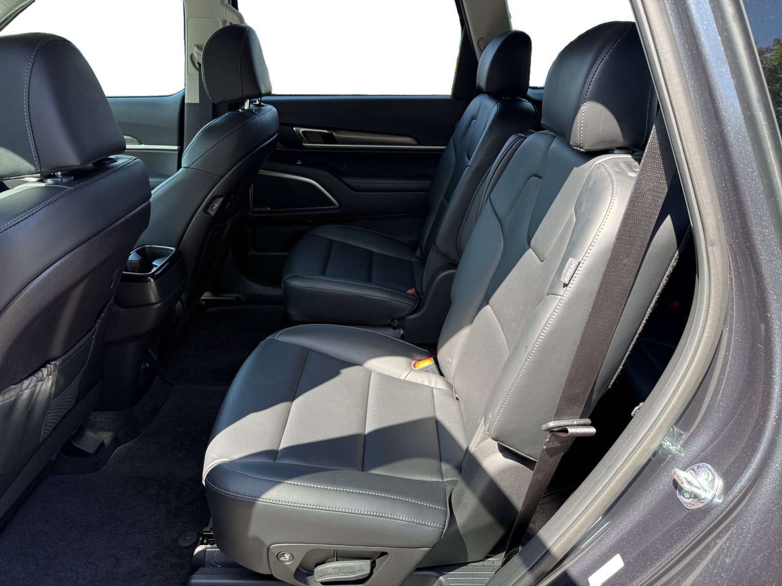 Used 2024 Kia Telluride S FWD image 16