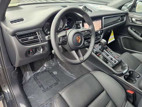 New 2026 Porsche Macan S image 4