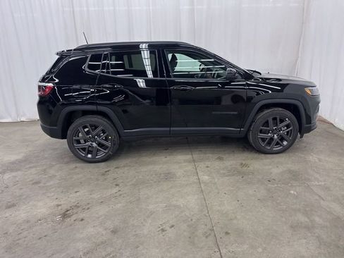 New 2026 Jeep Compass Latitude image 23