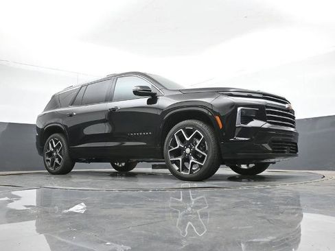 New 2026 Chevrolet Traverse High Country w/ LPO, Floor Liner Package image 15