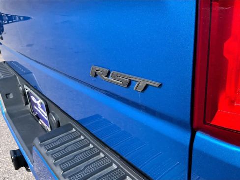 Used 2022 Chevrolet Silverado 1500 RST image 10