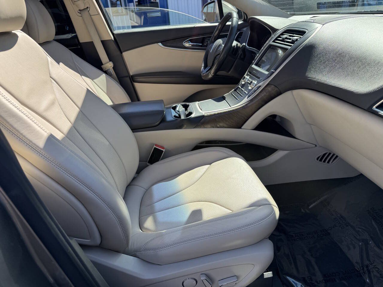 Used 2016 Lincoln MKX Reserve w/ Climate Package AWD/4WD image 32