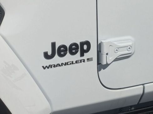 Used 2026 Jeep Wrangler Unlimited Sahara w/ Safety Group AWD/4WD image 10