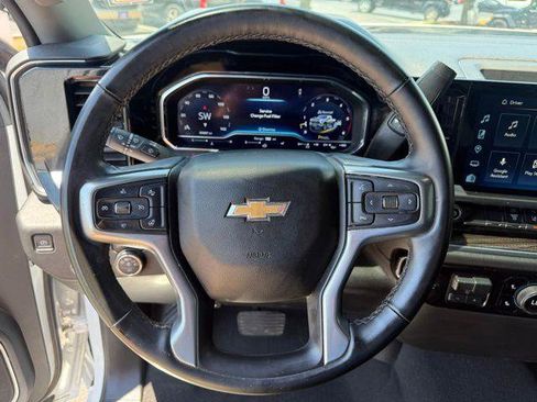 Used 2024 Chevrolet Silverado 2500 LT w/ Convenience Package AWD/4WD image 7