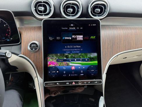 Used 2026 Mercedes-Benz GLC 300 4MATIC image 12