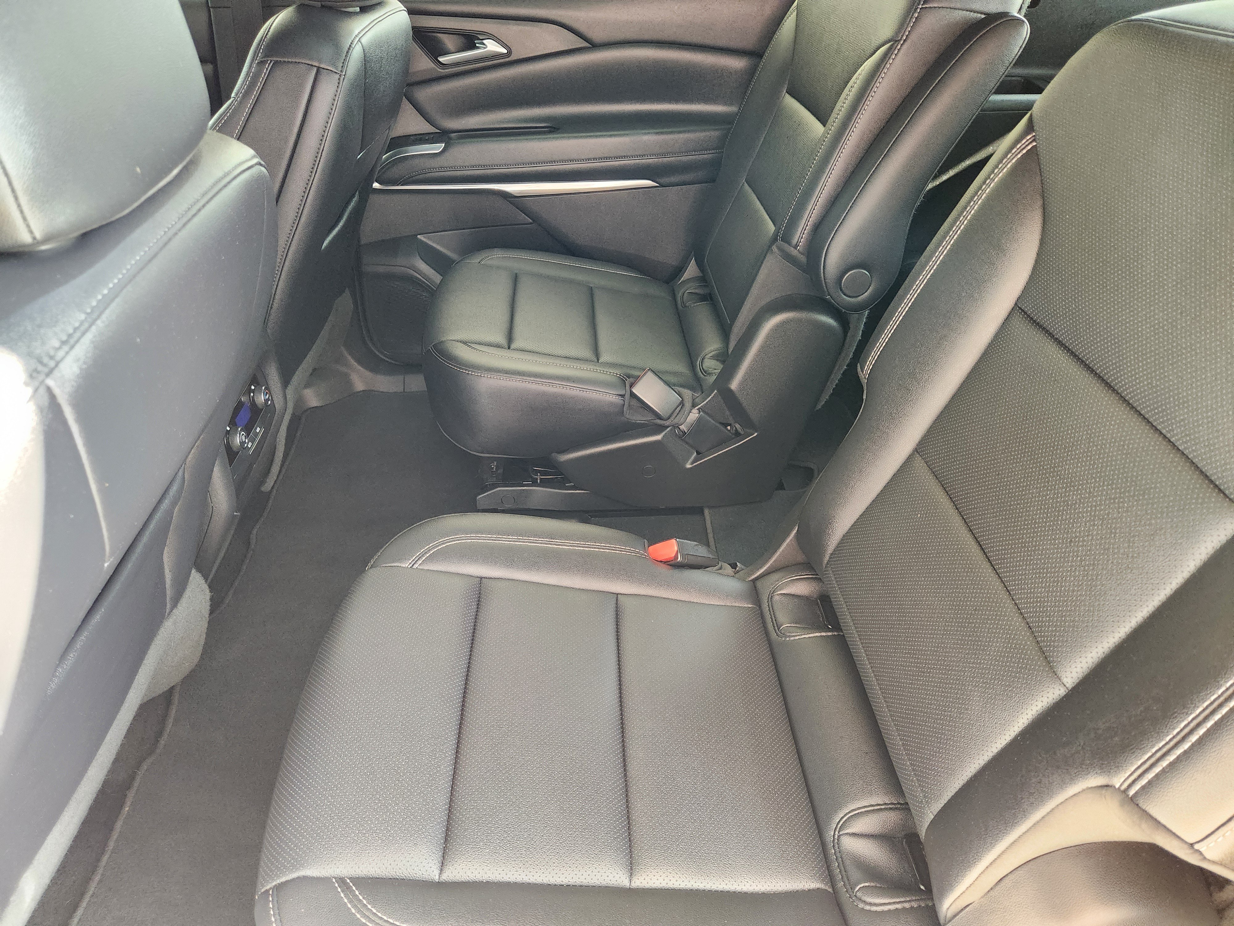 Used 2026 Chevrolet Traverse LT FWD image 30
