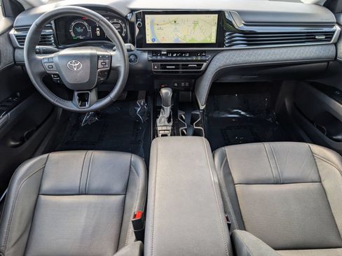 Used 2026 Toyota Camry XLE FWD image 15