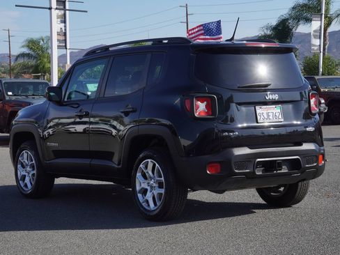 Used 2017 Jeep Renegade Latitude AWD/4WD image 6
