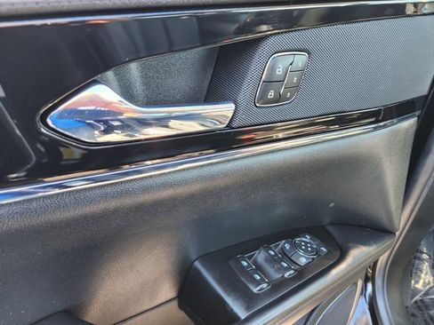 Used 2021 Lincoln Nautilus Standard w/ Equipment Group 101A image 39