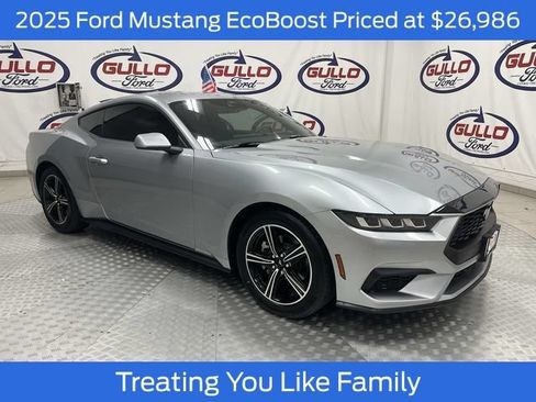 Used 2025 Ford Mustang Coupe RWD image 1
