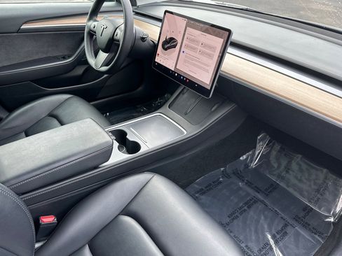 Used 2023 Tesla Model 3 Standard Range image 17