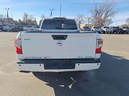 Used 2018 Nissan Titan SV image 10
