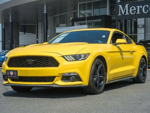 Used 2016 Ford Mustang Coupe RWD image 3