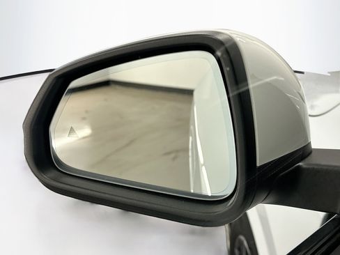 Used 2025 BMW X1 xDrive28i image 16