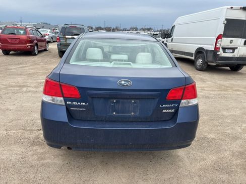 Used 2010 Subaru Legacy 2.5i Premium image 13