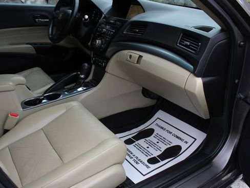 Used 2014 Acura ILX 2.0L Sedan 4D image 17