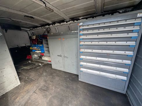 Used 2017 Chevrolet Express 3500 Extended image 24