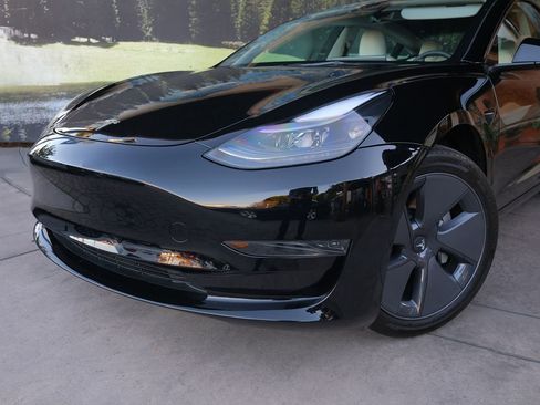 Used 2023 Tesla Model 3 Standard Range image 8