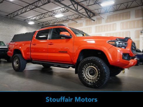 Used 2016 Toyota Tacoma TRD Sport AWD/4WD image 1