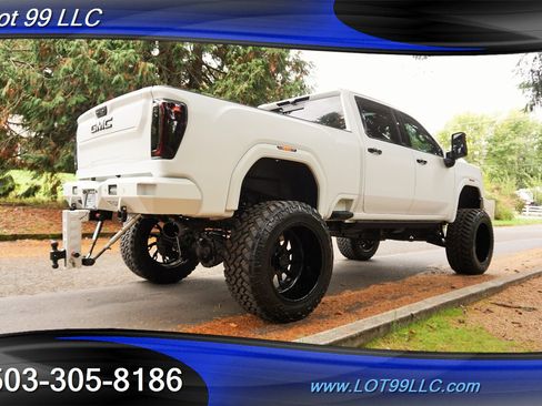 Used 2020 GMC Sierra 2500 AT4 w/ AT4 Premium Package image 9