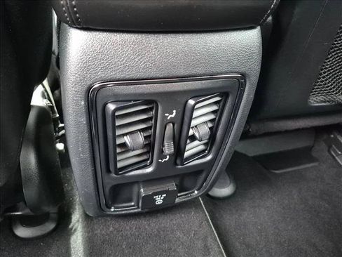 Used 2019 Jeep Grand Cherokee Altitude AWD/4WD image 22
