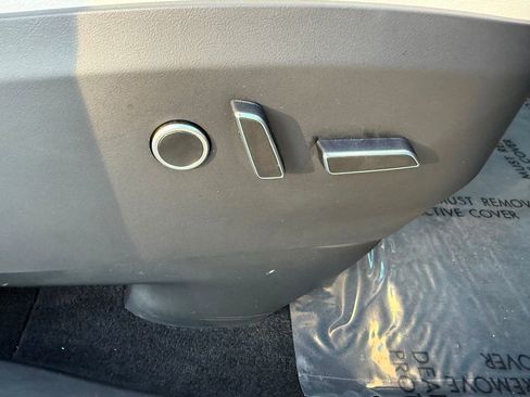 Used 2023 Tesla Model X image 31