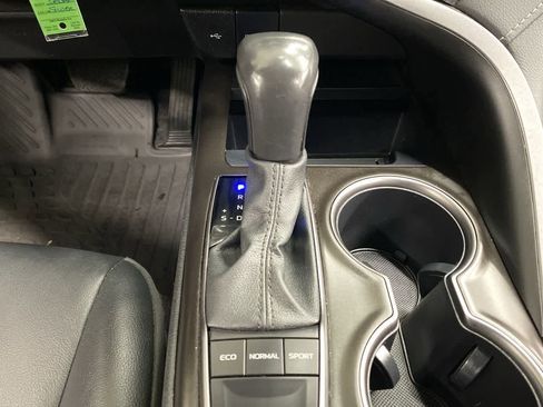 Used 2024 Toyota Camry SE image 27