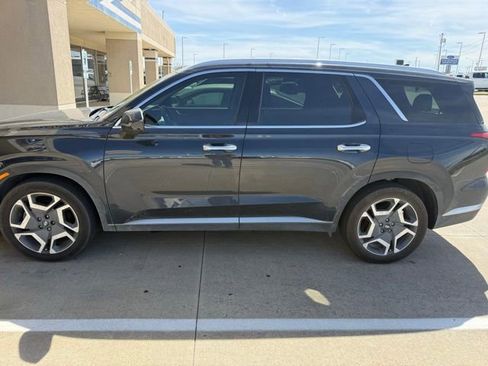 Used 2024 Hyundai Palisade Limited image 2