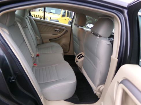 Used 2016 Ford Taurus SE image 35