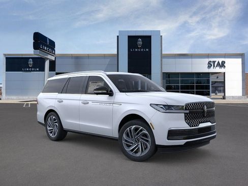 New 2025 Lincoln Navigator Reserve image 7