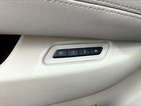 Used 2015 Cadillac Escalade Luxury RWD image 38