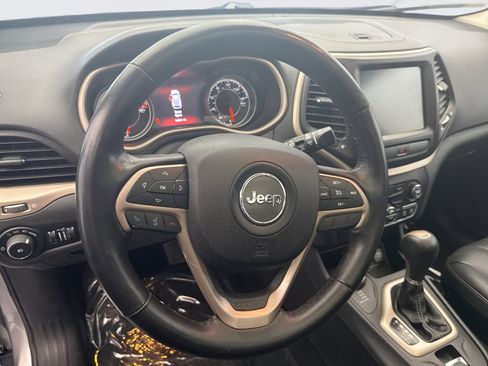 Used 2016 Jeep Cherokee Limited AWD/4WD image 12