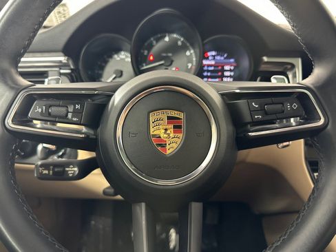 Used 2023 Porsche Macan image 22