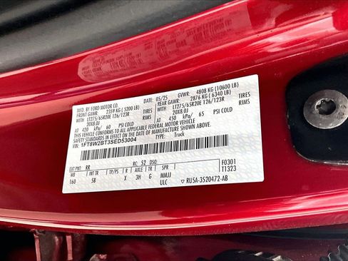 Used 2025 Ford F250 Lariat w/ Black Appearance Package image 8