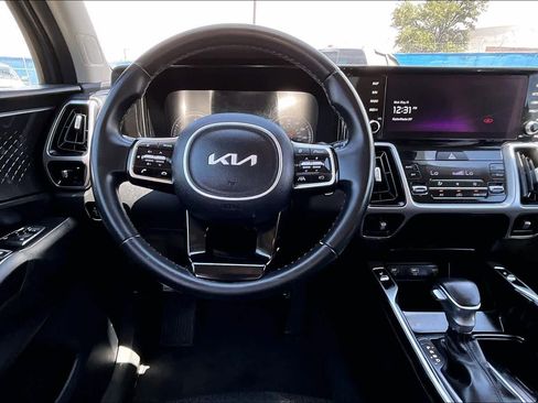 Used 2022 Kia Sorento S FWD image 6