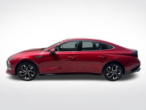 Used 2025 Hyundai Sonata SEL FWD image 2