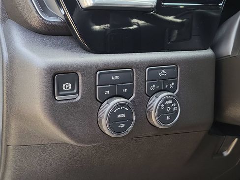 Certified 2025 Chevrolet Silverado 1500 RST w/ Rally Edition AWD/4WD image 18