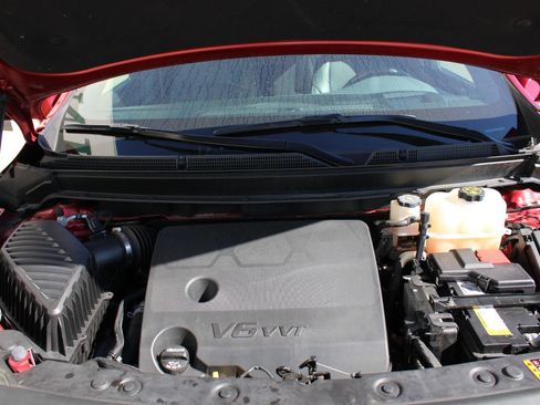 Used 2024 Buick Enclave Premium image 4