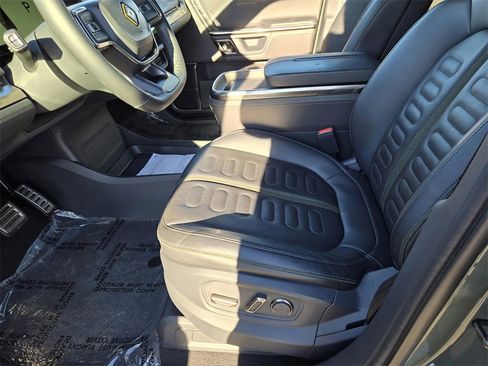 Used 2022 Rivian R1S Launch Edition image 25