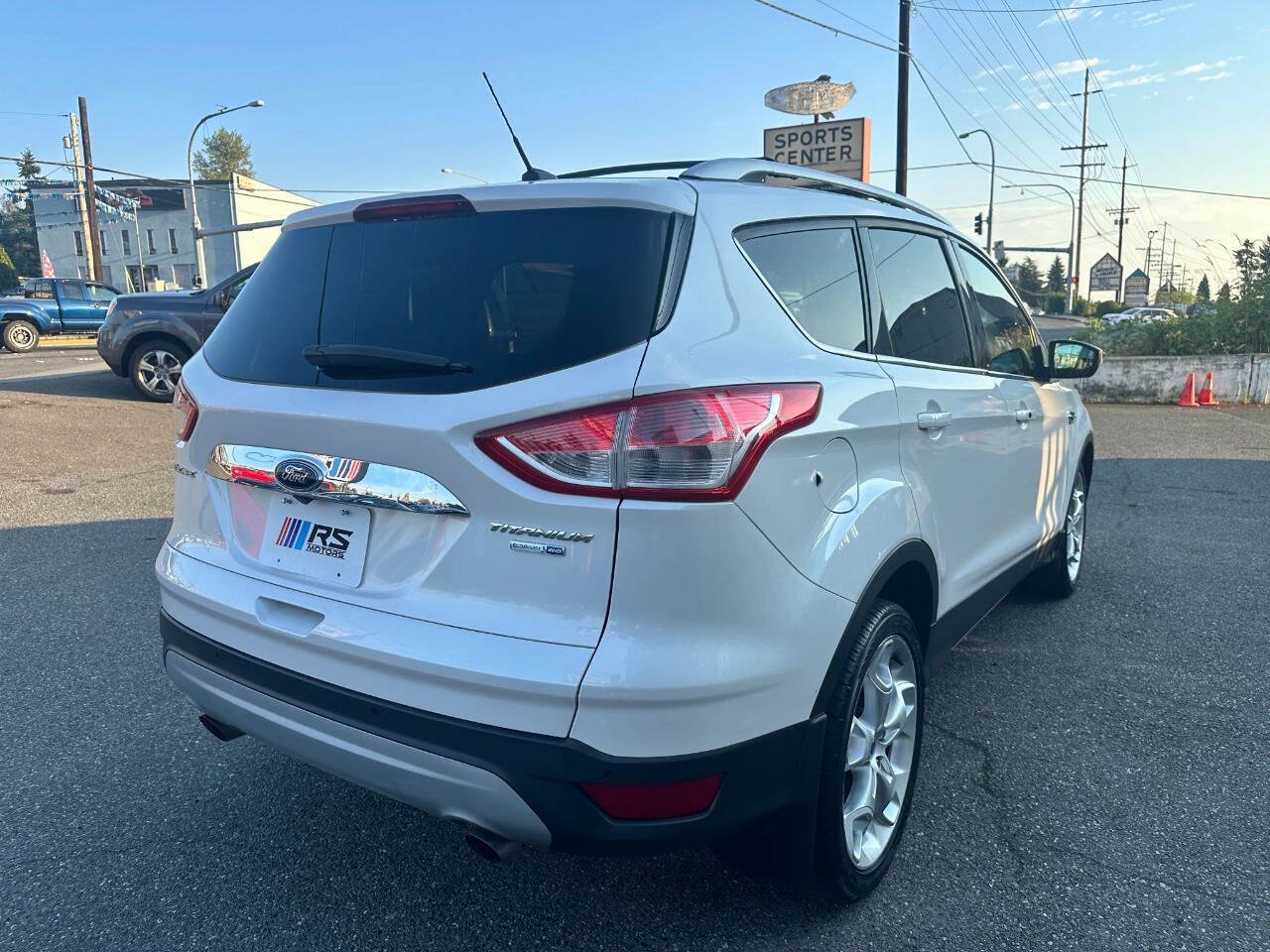 Used 2014 Ford Escape Titanium w/ Equipment Group 401A AWD/4WD image 5