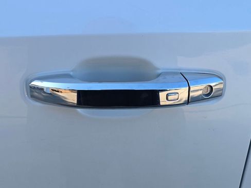 Used 2024 GMC Sierra 1500 SLT w/ SLT Premium Plus Package image 11