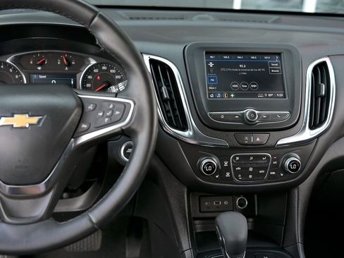 Used 2024 Chevrolet Equinox LT image 17