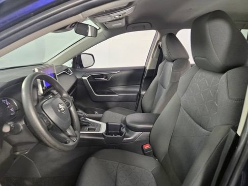 Used 2025 Toyota RAV4 XLE AWD/4WD image 11