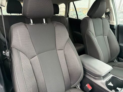 Used 2023 Subaru Outback Premium image 39