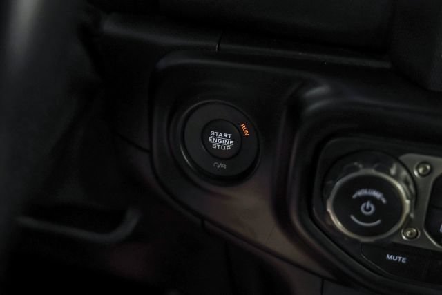 Used 2019 Jeep Wrangler Unlimited Sahara AWD/4WD image 23